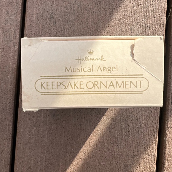 Hallmark Musical Angel Ornament - Picture 2 of 10